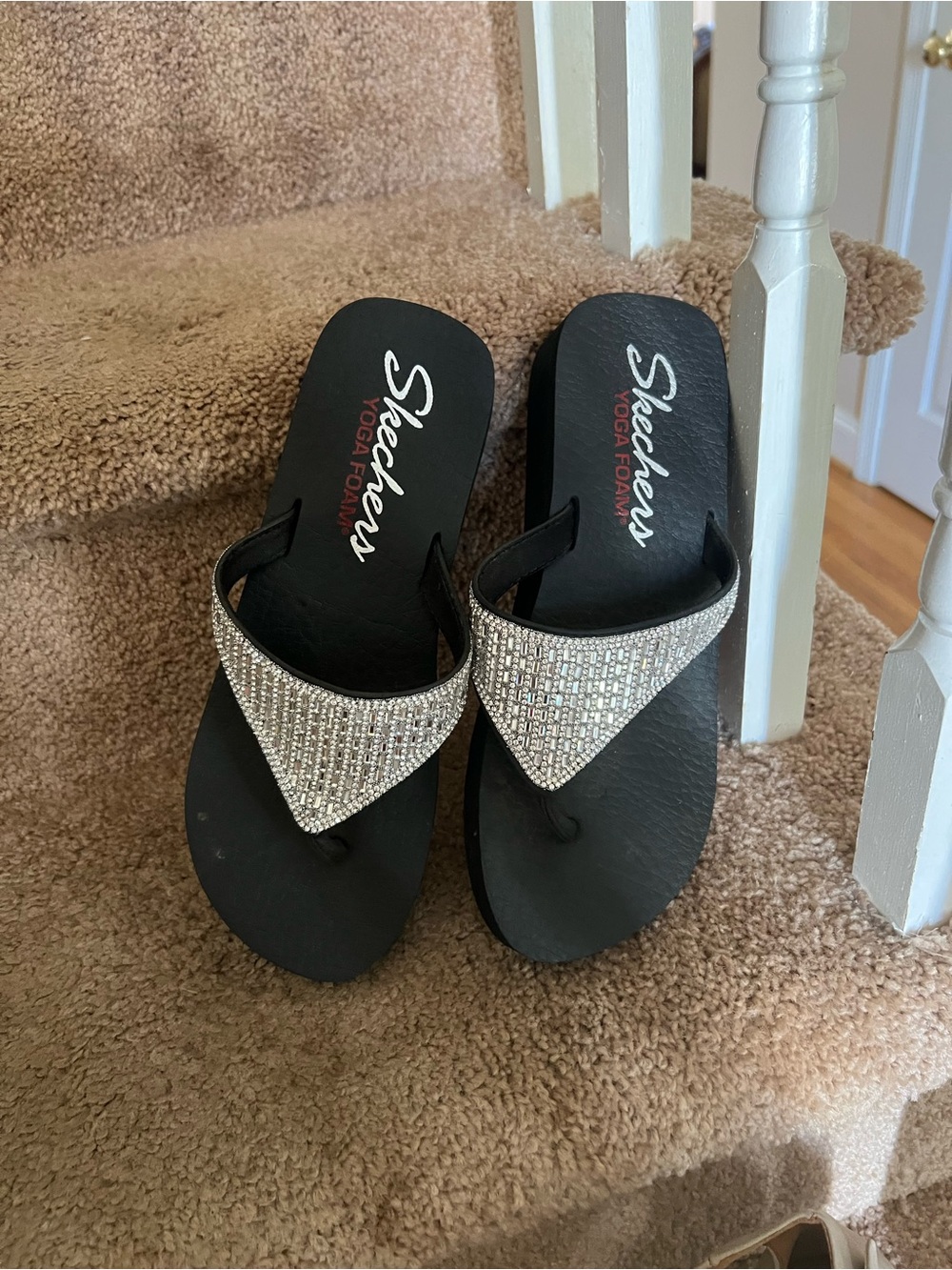 Skechers Black Sandal Flip Flops with Silver Rhinestone V-Strap